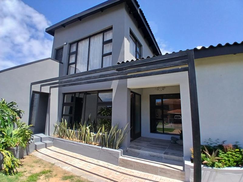 5 Bedroom Property for Sale in Stilbaai Wes Western Cape